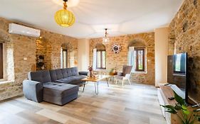 Mantineia Stone Villa-An Ethereal Getaway