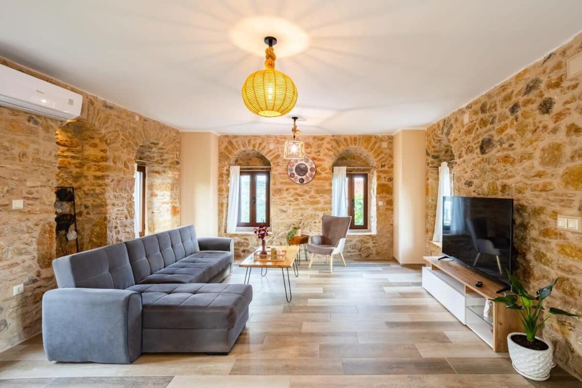 Mantineia Stone Villa-An Ethereal Getaway Megali Mantineia Extérieur photo