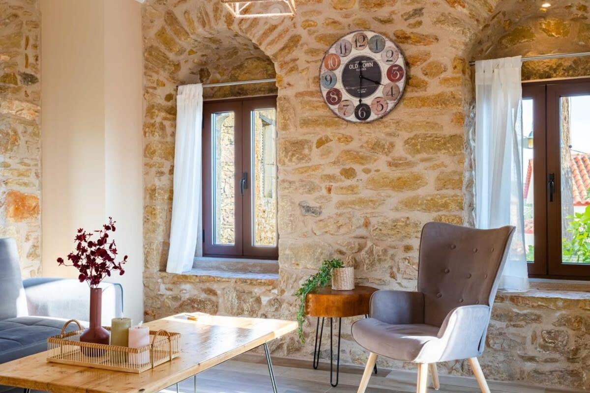 Mantineia Stone Villa-An Ethereal Getaway Megali Mantineia Extérieur photo